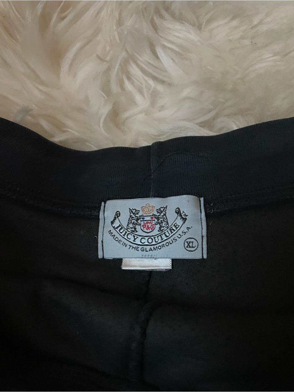Vintage | rare juicy couture super low rise black terry cloth shorts - Picture 2 of 5